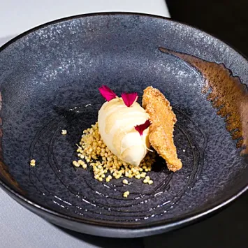 Torrija al revés con albedo de lumia de Valencia.jpg